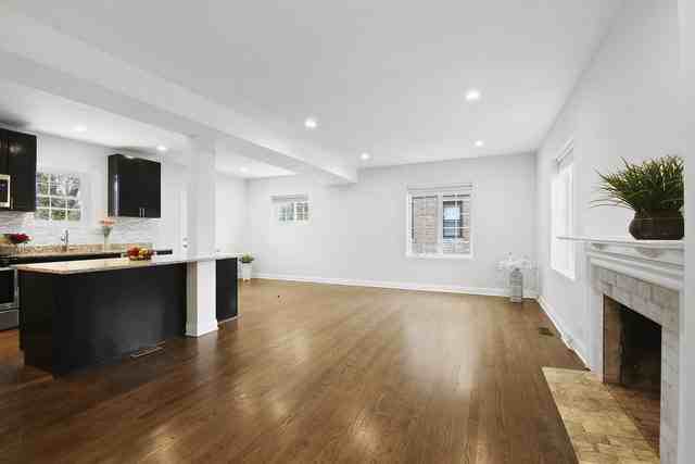 1139 Douglas - Photo 2 of 36