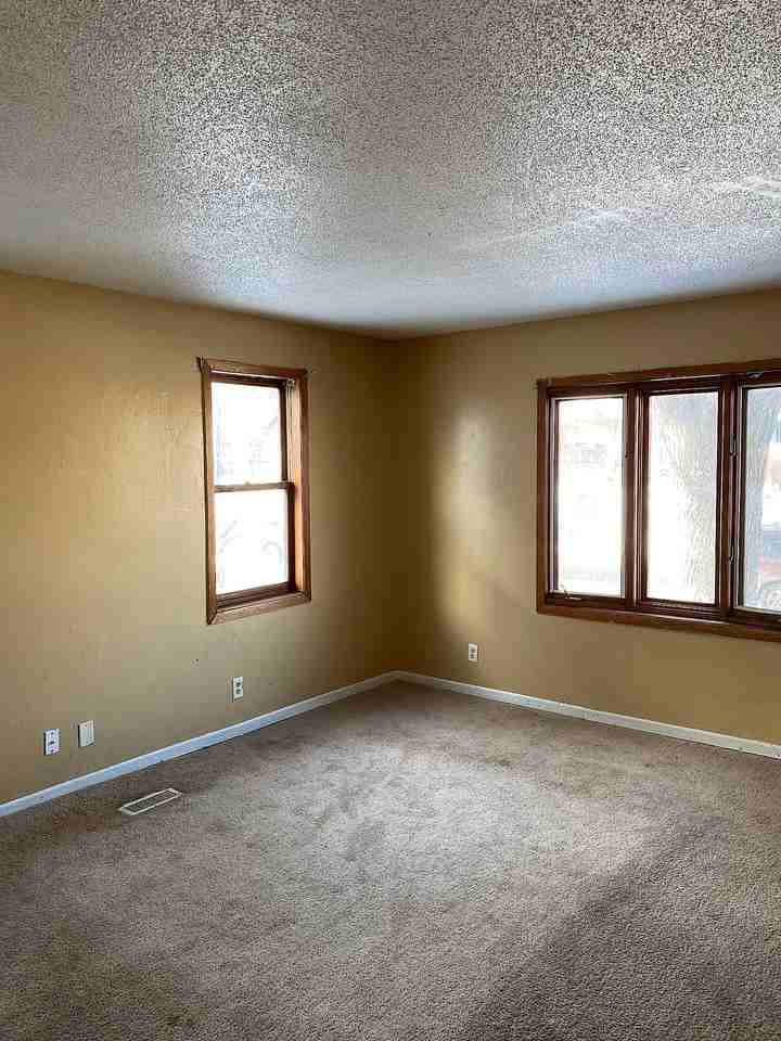 3654 Bryant Ave N - Photo 2 of 5