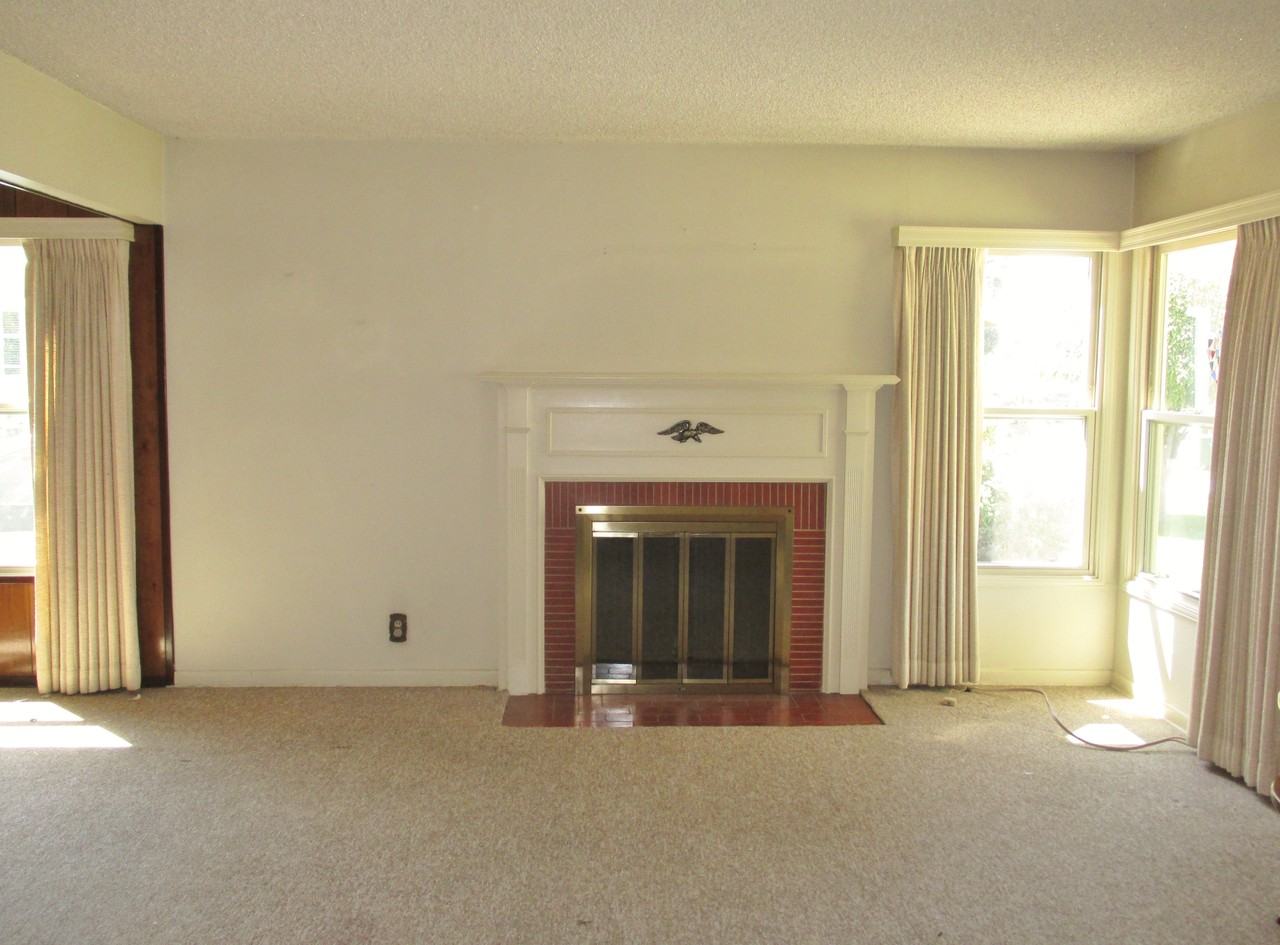 2043 S Olive St - Photo 3 of 13