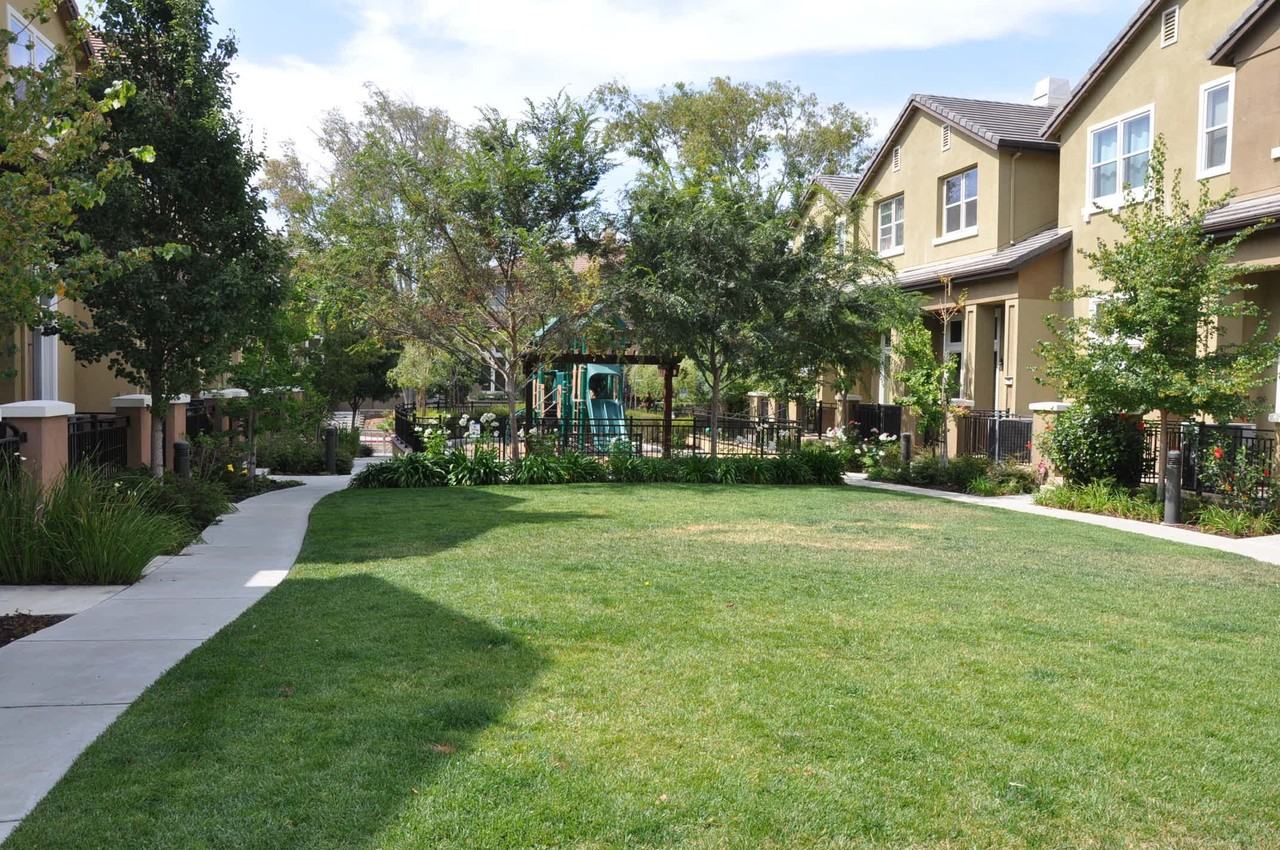 1191 Glin Terrace - Photo 3 of 12