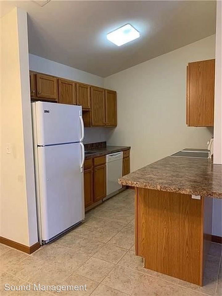 123 Arlington Dr - Photo 3 of 7