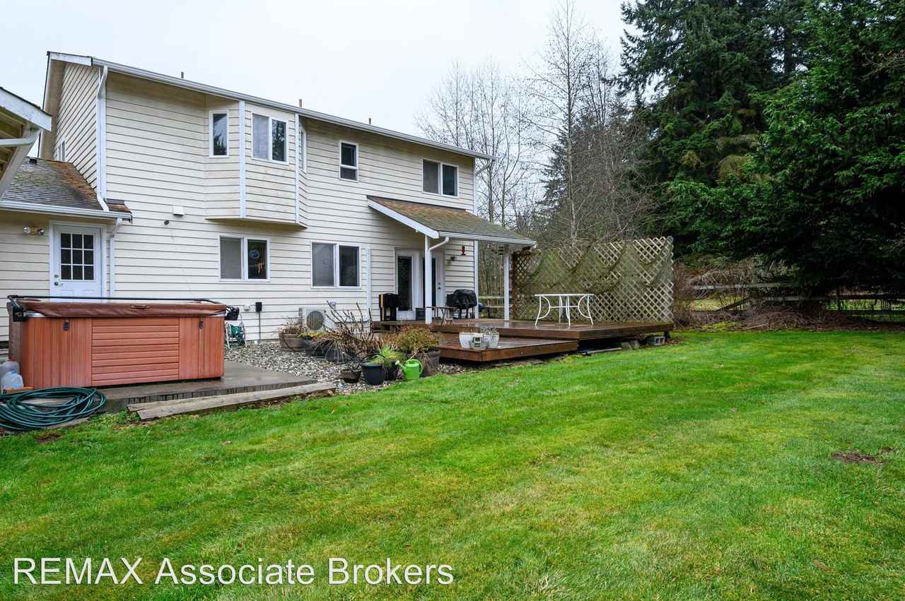 19126 32nd Ave Nw - Photo 2 of 20