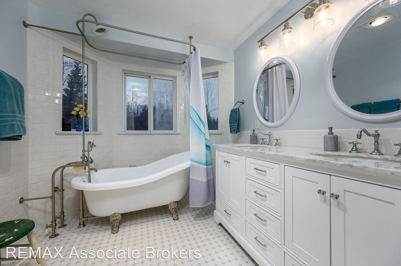 19126 32nd Ave Nw - Photo 3 of 20