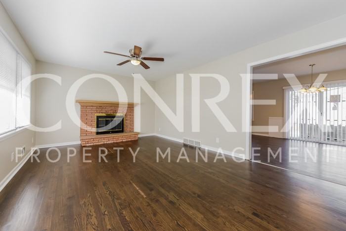 12704 East 52nd Street South - Photo 3 of 8