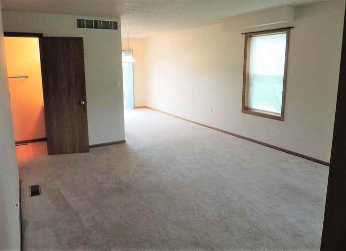 1011 Scott Park Drive - Photo 3 of 20