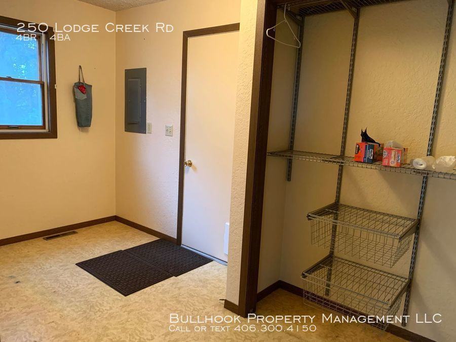 250 Lodge Creek Rd - Photo 3 of 34