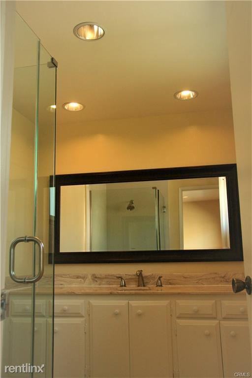 3901 Blackthorn St - Photo 3 of 7