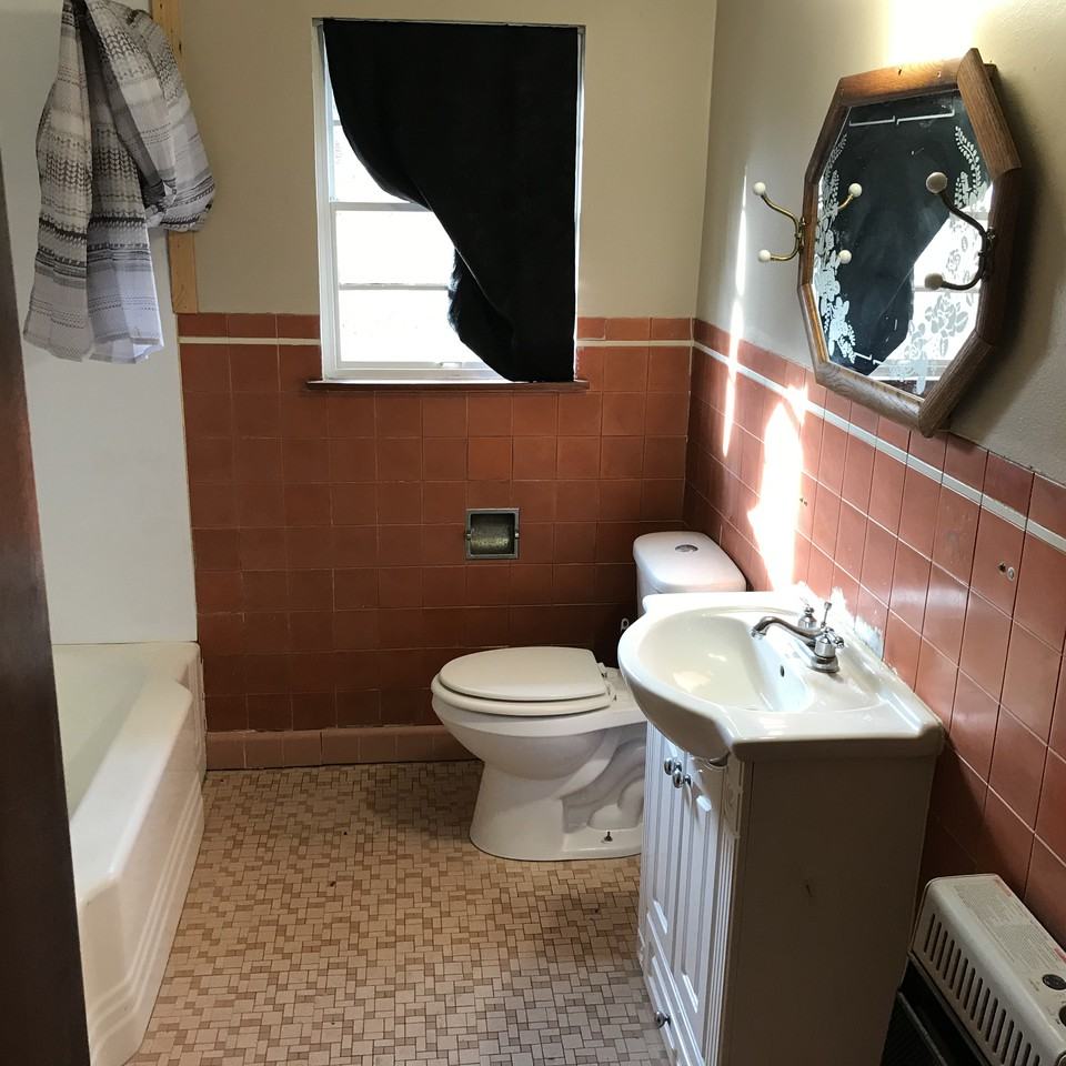 420 W 18th St - Photo 3 of 9