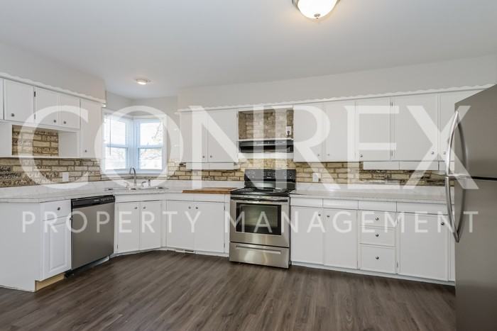 111 North Gilbert Street - Photo 3 of 8