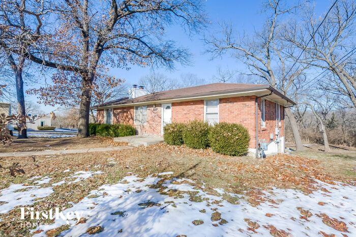 7600 East 70th Terrace - Photo 2 of 15