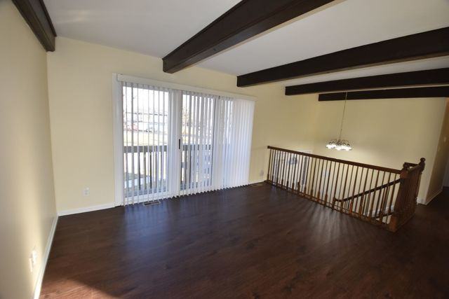 1307 Foxcroft - Photo 2 of 7