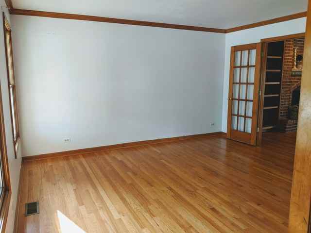 2343 Nottingham Ln - Photo 3 of 11