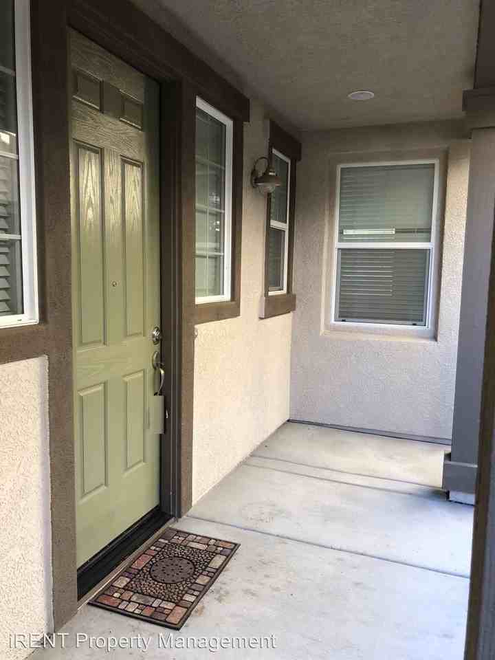 966 Campfire Cir - Photo 3 of 30