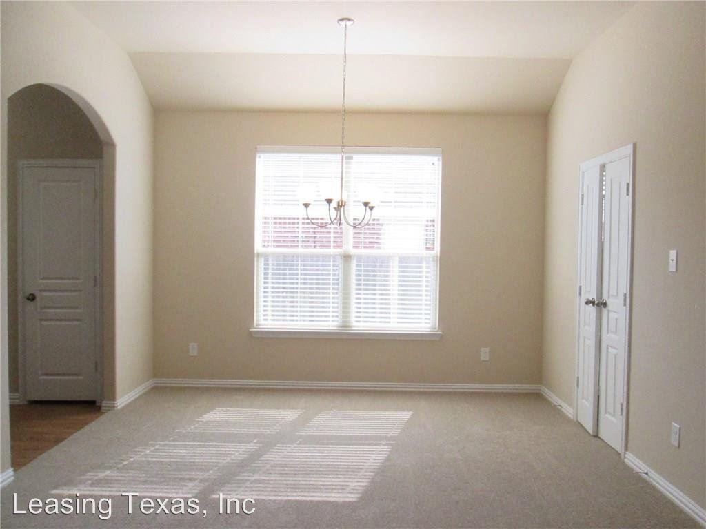 2029 Belshire Ct. - Photo 2 of 12