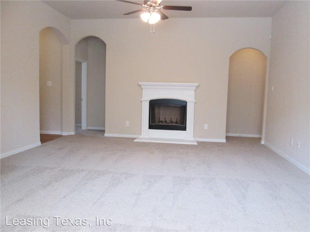 2029 Belshire Ct. - Photo 3 of 12