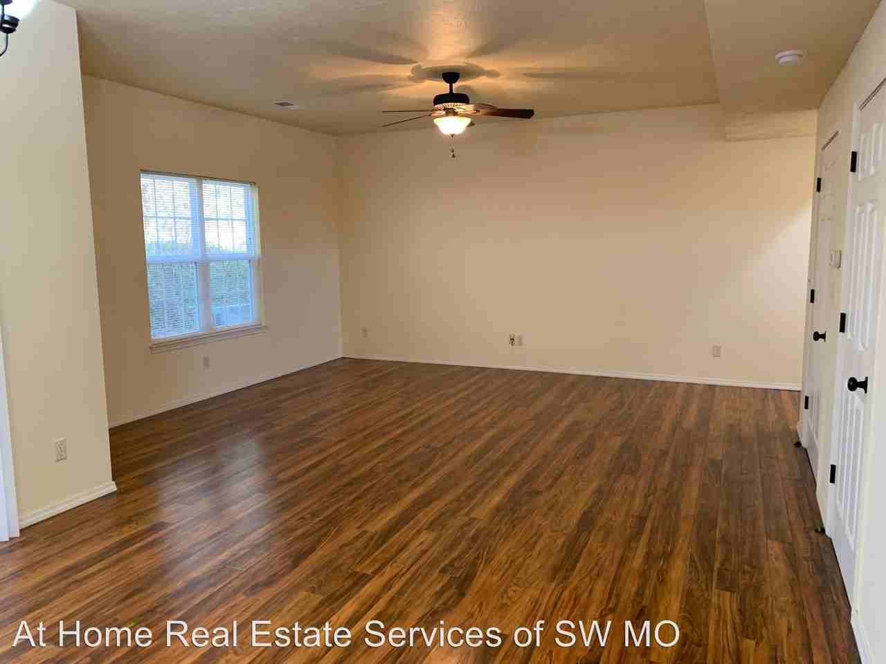 813 E Daniels - Photo 3 of 19