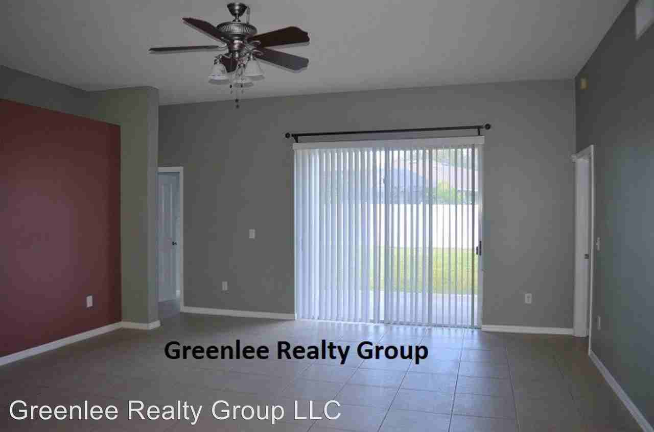 19908 Wyndmill Cir - Photo 3 of 21