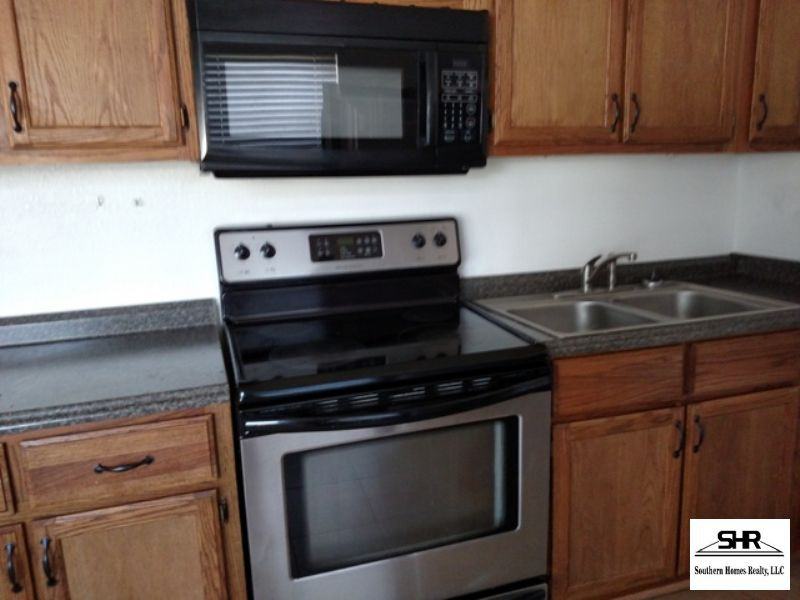 1004 W Hayes - Photo 2 of 5