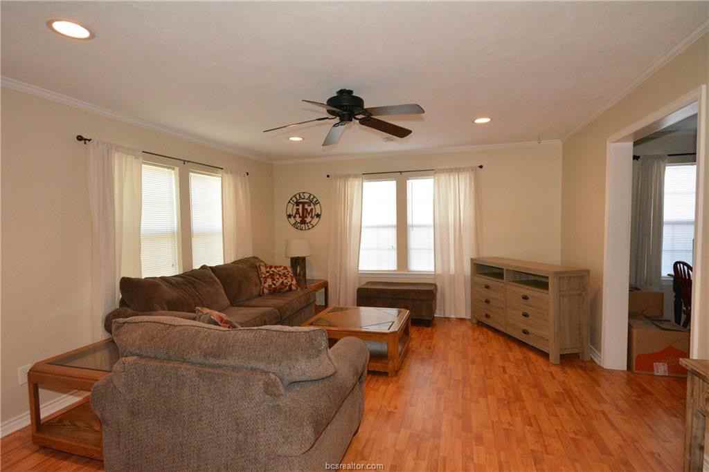 1201 Foster Ave - Photo 2 of 10
