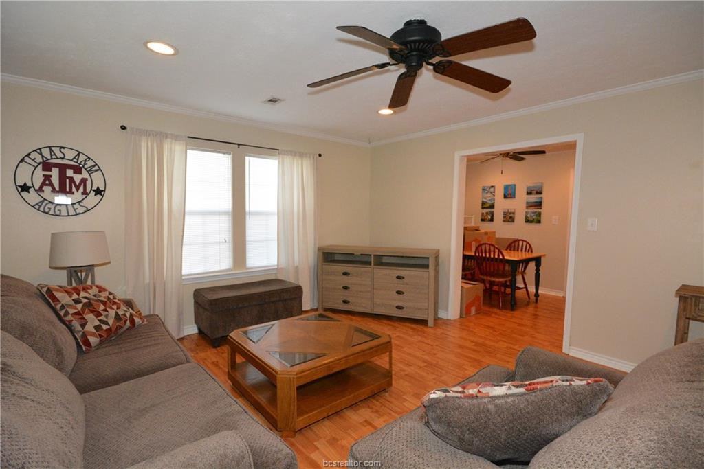 1201 Foster Ave - Photo 3 of 10