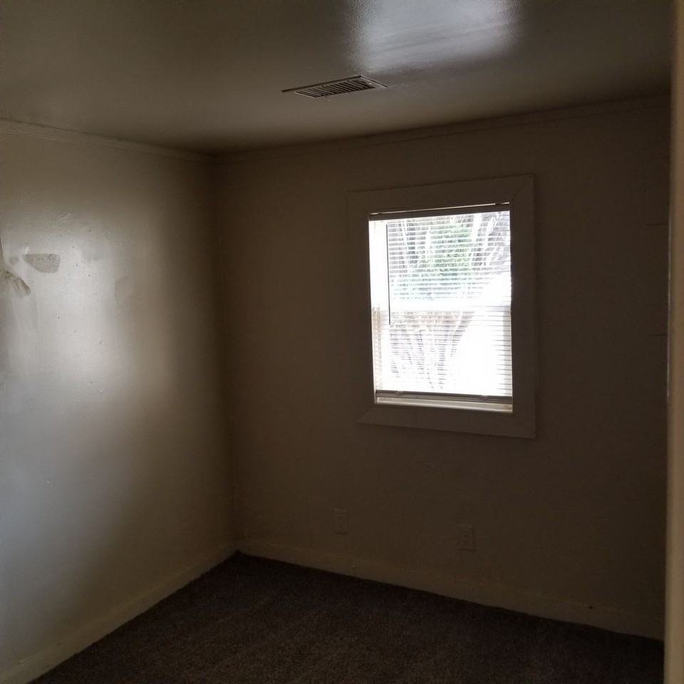 3047 Foltz St - Photo 2 of 5