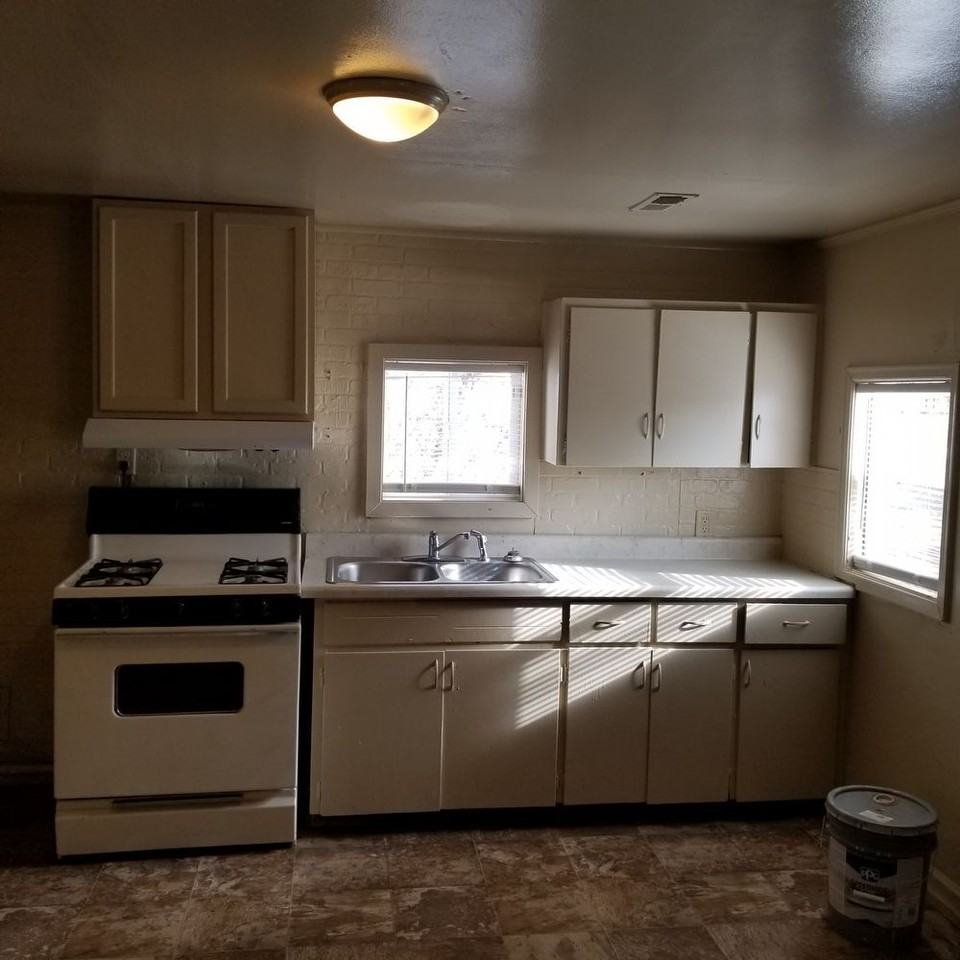 3047 Foltz St - Photo 3 of 5