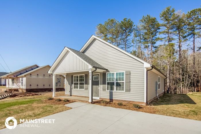 372 Wood Avenue - Photo 3 of 16