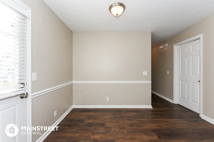 406 Adeline Dr - Photo 3 of 16