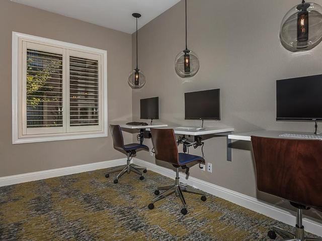 2777 Northtowne Lane - Photo 5 of 27