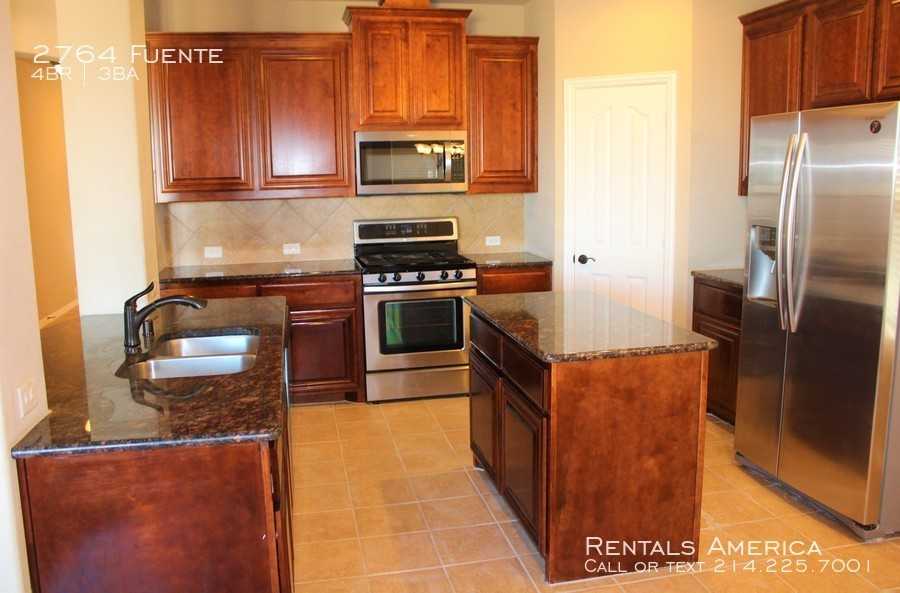 2764 Fuente - Photo 2 of 12