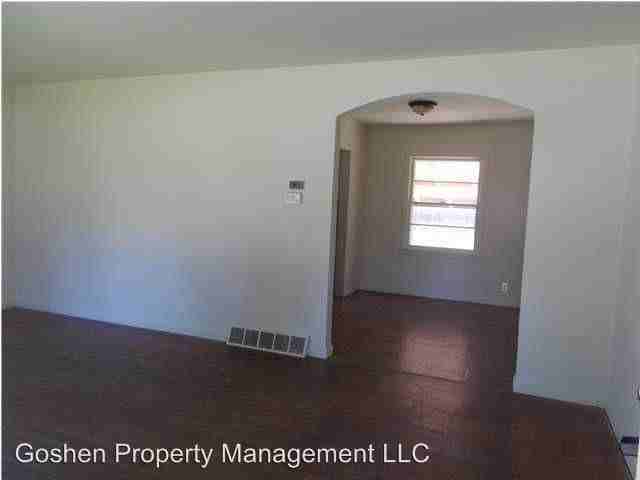 2314 S Pattie - Photo 2 of 5