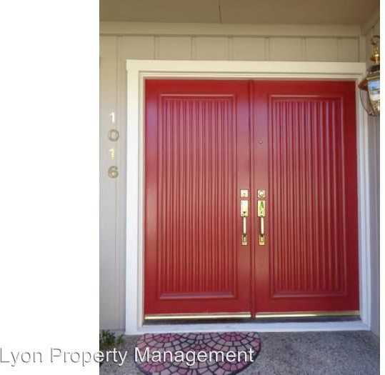 1016 Commons Drive - Photo 2 of 34