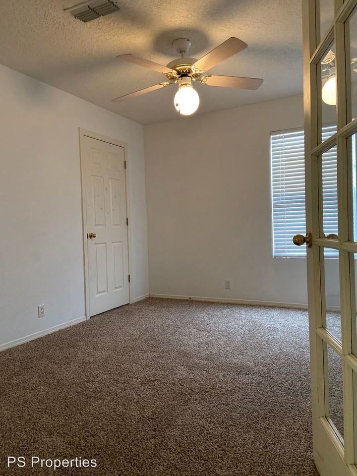 7700 Tanbark Ct Nw - Photo 2 of 6