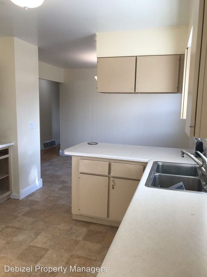 2914 Stinson Avenue - Photo 3 of 14