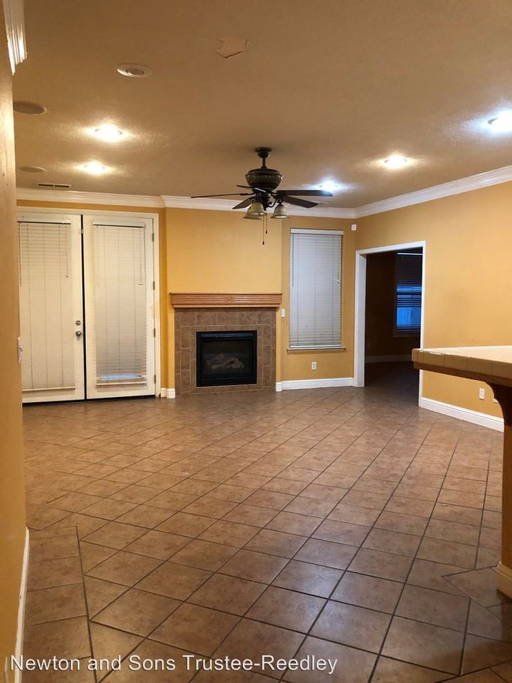 2091 E. Washington Street - Photo 2 of 10