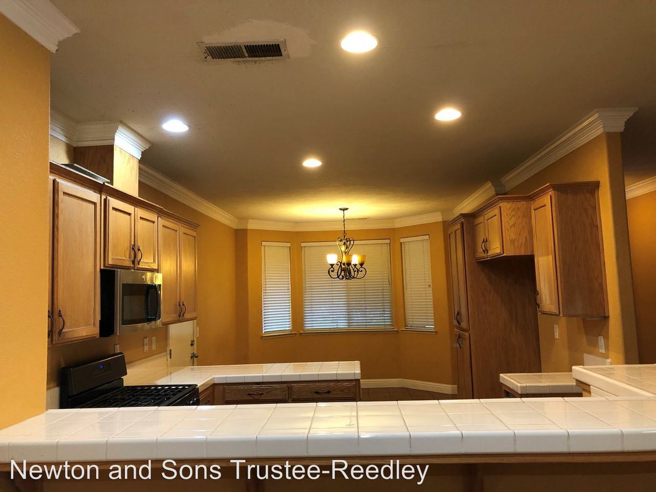 2091 E. Washington Street - Photo 3 of 10