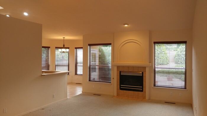 1523 Canyon Hills Drive Northeast - Photo 3 of 32