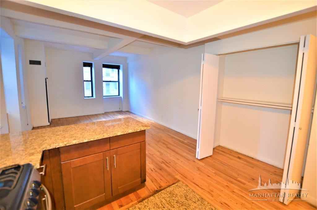 Bleecker St #2FW - Photo 2 of 13