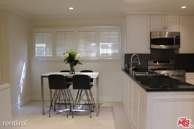 11438 Moorpark St #3 - Photo 3 of 10