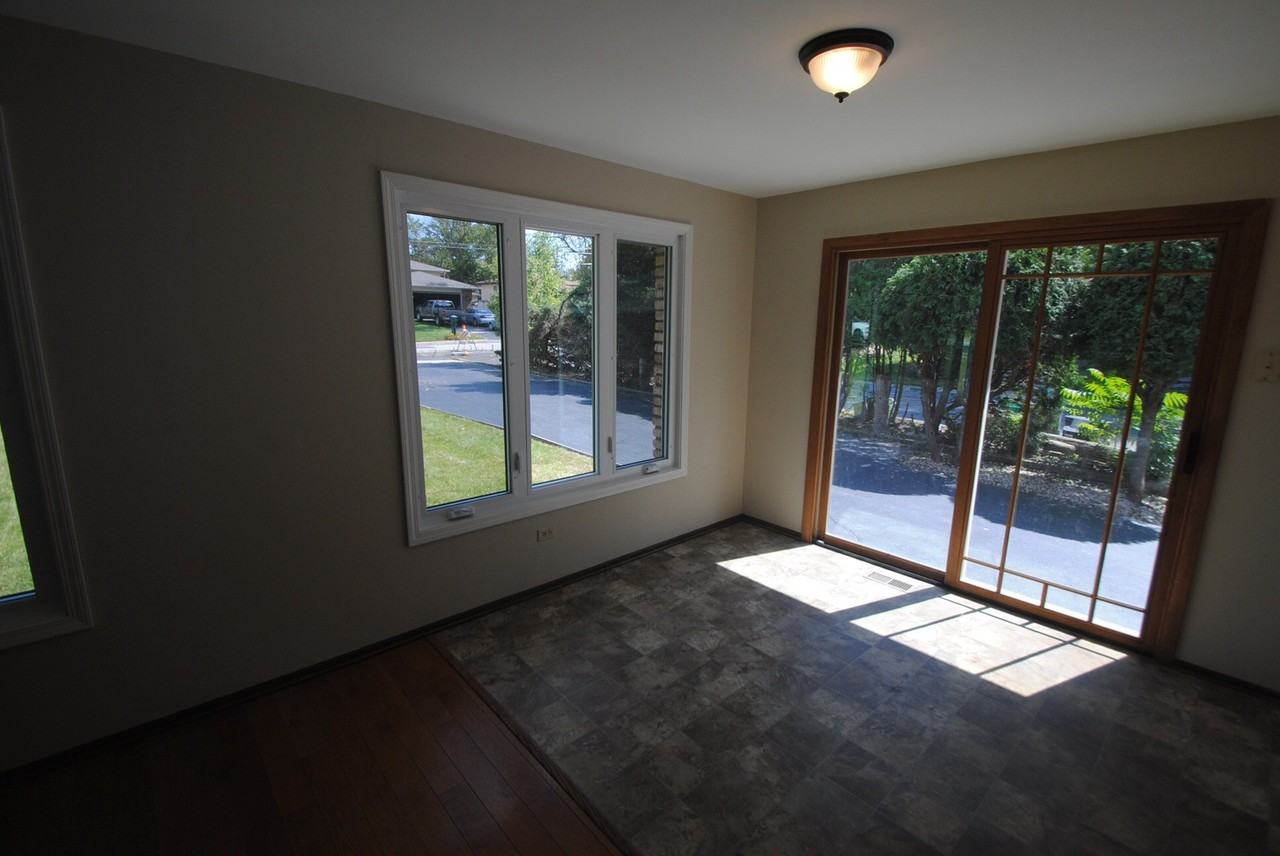 16104 Oak Ave - Photo 2 of 13