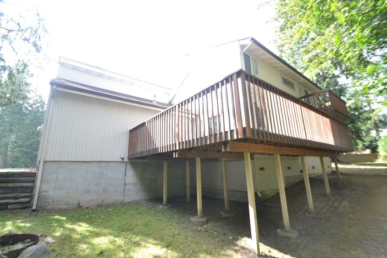 10415 39th Dr NE - Photo 3 of 12