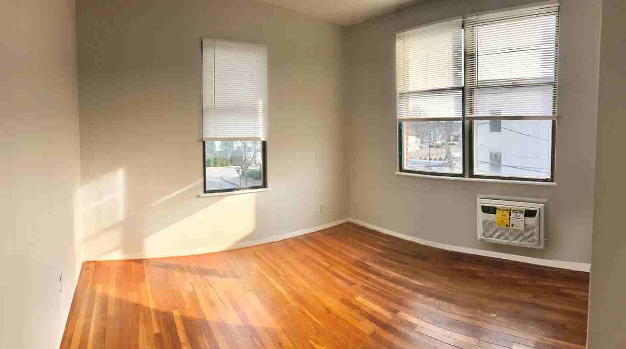 707 Middle Neck Road - Photo 2 of 5