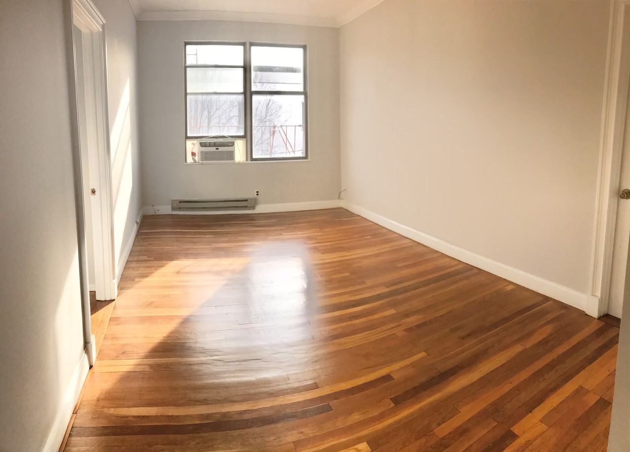 707 Middle Neck Road - Photo 3 of 5