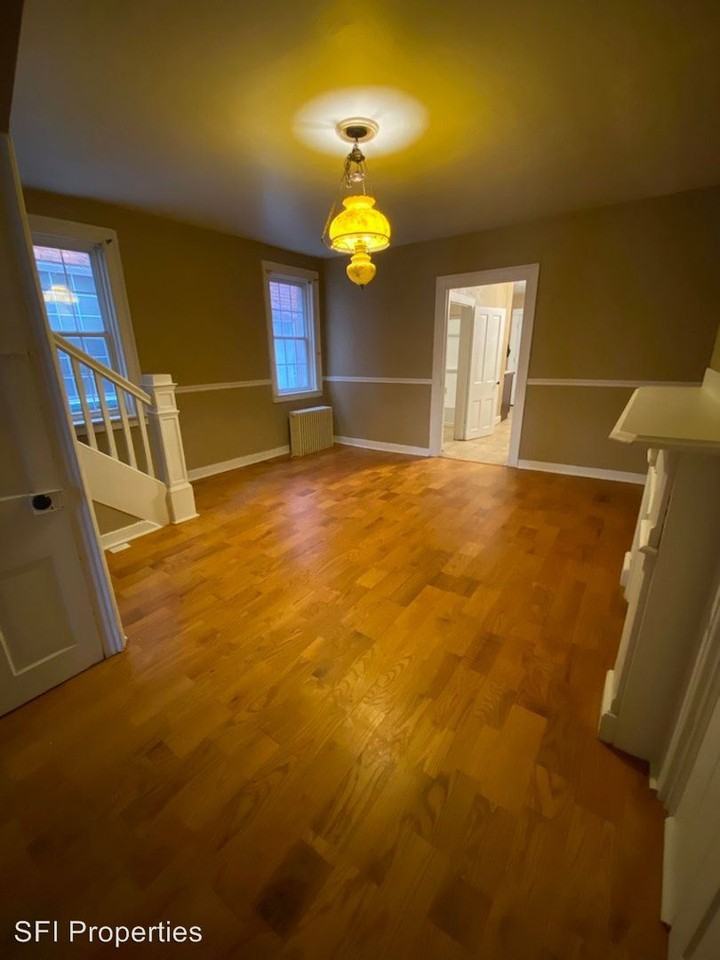 120 East Washington Street - Photo 3 of 10