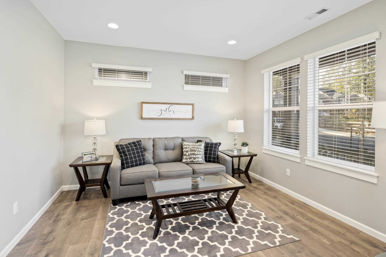 9642 15th Pl Se - Photo 3 of 19