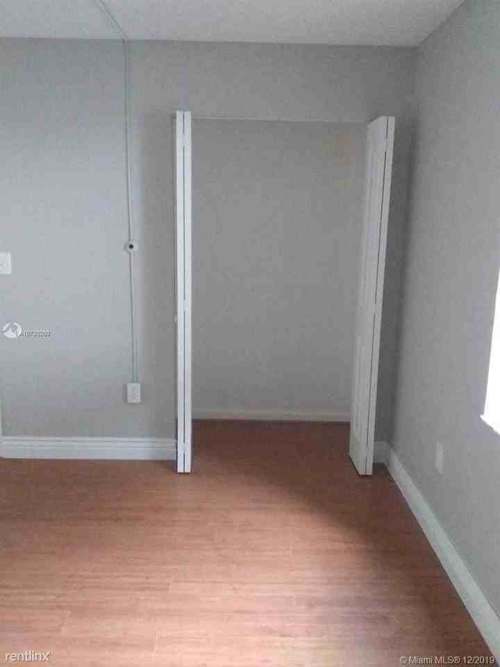 8811 Sw 123rd Ct 101 - Photo 3 of 5