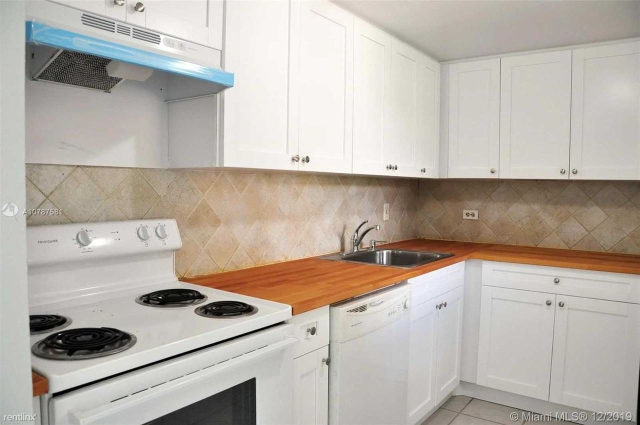 10425 Sw 112th Ave 214 - Photo 3 of 6