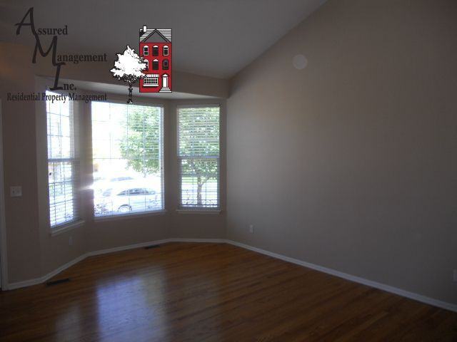 1276 Mulberry Lane - Photo 3 of 16