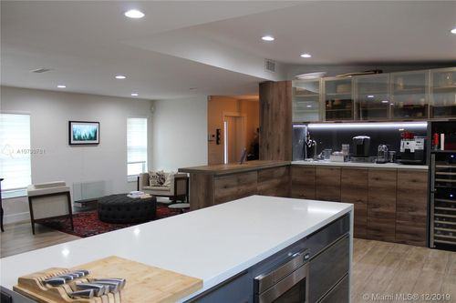 6121 Northwest 40th Street - Photo 2 of 3