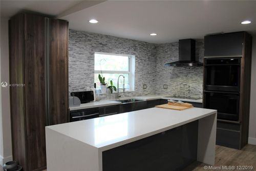 6121 Northwest 40th Street - Photo 3 of 3